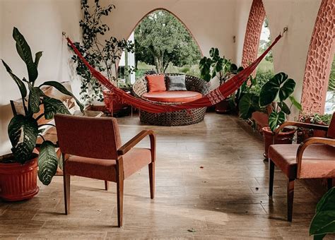  Zen Spaces: A Colombian Guide to Cultivating Harmony at Home - Unveiling Tranquility Through Vibrant Hues and Earthy Textures